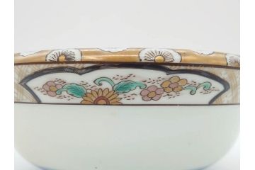 上手物　明治期　伊万里　金彩　染付　窓絵　約19cm　6.2寸　緻密に描かれた上品な絵柄が美しい深鉢(もみじ、紅葉、モミジ、草花、深皿、和皿、和食器、六寸二分)(R-071501)