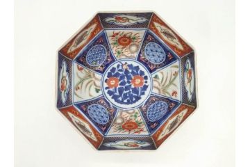江戸期?　大明成化年製　伊万里　金襴手　色絵　染付　約13cm　4.2寸　繊細に描かれた多様な図柄が食卓に彩を与える小鉢2客セット(巻物、草花、八角、深鉢、深皿、和皿、和食器、四寸二分)(R-071502)