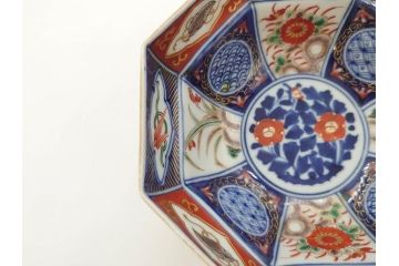 江戸期?　大明成化年製　伊万里　金襴手　色絵　染付　約13cm　4.2寸　繊細に描かれた多様な図柄が食卓に彩を与える小鉢2客セット(巻物、草花、八角、深鉢、深皿、和皿、和食器、四寸二分)(R-071502)