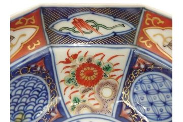江戸期?　大明成化年製　伊万里　金襴手　色絵　染付　約13cm　4.2寸　繊細に描かれた多様な図柄が食卓に彩を与える小鉢2客セット(巻物、草花、八角、深鉢、深皿、和皿、和食器、四寸二分)(R-071502)