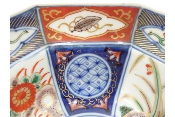 江戸期?　大明成化年製　伊万里　金襴手　色絵　染付　約13cm　4.2寸　繊細に描かれた多様な図柄が食卓に彩を与える小鉢2客セット(巻物、草花、八角、深鉢、深皿、和皿、和食器、四寸二分)(R-071502)