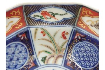 江戸期?　大明成化年製　伊万里　金襴手　色絵　染付　約13cm　4.2寸　繊細に描かれた多様な図柄が食卓に彩を与える小鉢2客セット(巻物、草花、八角、深鉢、深皿、和皿、和食器、四寸二分)(R-071502)