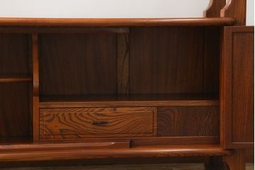 和製ビンテージ　美品!!　最高級!!　黒田辰秋インスパイア作品　指物職人手造り　総欅(ケヤキ)材　拭き漆塗り　美しい杢目が上質な和の雰囲気を演出する隠し収納付き飾り棚(茶棚、収納棚、サイドボード、店舗什器、ヴィンテージ)(定価約170万円)(R-071504)