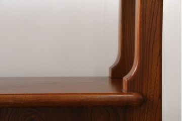 和製ビンテージ　美品!!　最高級!!　黒田辰秋インスパイア作品　指物職人手造り　総欅(ケヤキ)材　拭き漆塗り　美しい杢目が上質な和の雰囲気を演出する隠し収納付き飾り棚(茶棚、収納棚、サイドボード、店舗什器、ヴィンテージ)(定価約170万円)(R-071504)