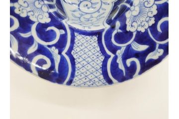 江戸期　古伊万里　染付　花唐草　大胆に描かれた花模様が印象的な盃洗(杯洗、皿、高台鉢、台鉢、和食器)(R-071505)