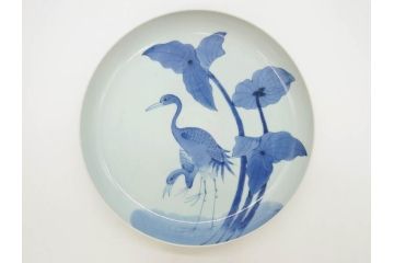 上手物　江戸期　古伊万里　富貴長春　染付　約31cm　1尺皿　大胆に絵付けされた鳥たちが味わい深い魅力を放つ大皿(鶴?、ツル?、鷺?、サギ?、和皿、和食器、一尺)(R-071506)