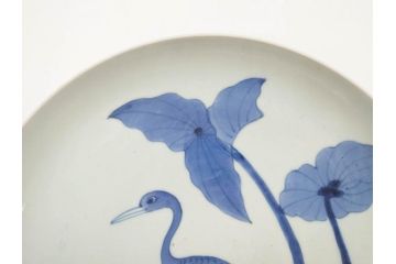 上手物　江戸期　古伊万里　富貴長春　染付　約31cm　1尺皿　大胆に絵付けされた鳥たちが味わい深い魅力を放つ大皿(鶴?、ツル?、鷺?、サギ?、和皿、和食器、一尺)(R-071506)