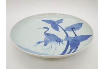 上手物　江戸期　古伊万里　富貴長春　染付　約31cm　1尺皿　大胆に絵付けされた鳥たちが味わい深い魅力を放つ大皿(鶴?、ツル?、鷺?、サギ?、和皿、和食器、一尺)(R-071506)