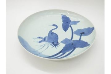 上手物　江戸期　古伊万里　富貴長春　染付　約31cm　1尺皿　大胆に絵付けされた鳥たちが味わい深い魅力を放つ大皿(鶴?、ツル?、鷺?、サギ?、和皿、和食器、一尺)(R-071508)