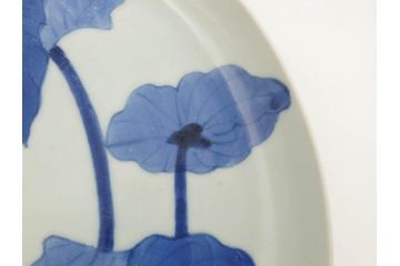 上手物　江戸期　古伊万里　富貴長春　染付　約31cm　1尺皿　大胆に絵付けされた鳥たちが味わい深い魅力を放つ大皿(鶴?、ツル?、鷺?、サギ?、和皿、和食器、一尺)(R-071508)