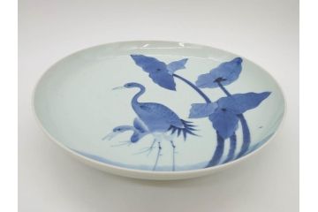 上手物　江戸期　古伊万里　富貴長春　染付　約31cm　1尺皿　大胆に絵付けされた鳥たちが味わい深い魅力を放つ大皿(鶴?、ツル?、鷺?、サギ?、和皿、和食器、一尺)(R-071508)