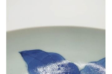 上手物　江戸期　古伊万里　富貴長春　染付　約31cm　1尺皿　大胆に絵付けされた鳥たちが味わい深い魅力を放つ大皿(鶴?、ツル?、鷺?、サギ?、和皿、和食器、一尺)(R-071508)