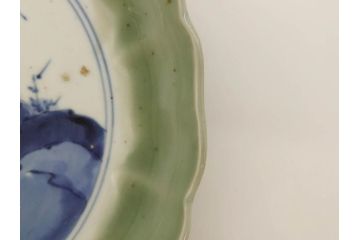 江戸期　太明成化年製　古伊万里　青磁　染付　約27cm　8.9寸　優しい色合いが上品な和の雰囲気を醸し出す大皿(人物、馬、和皿、和食器、八寸九分)(R-071509)
