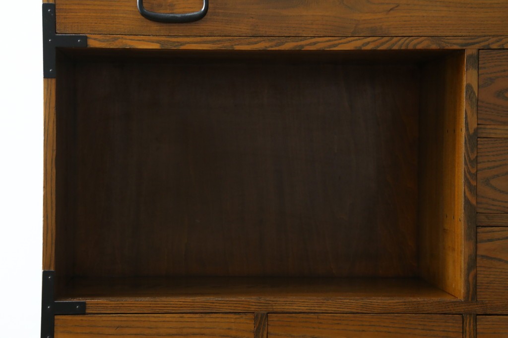 中古　美品　高級品　国産　職人手造り品　三方欅(ケヤキ)材　引き出し10杯の収納箪笥　(R-071510)