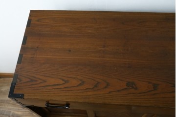 中古　美品　高級品　国産　職人手造り品　三方欅(ケヤキ)材　引き出し10杯の収納箪笥　(R-071510)