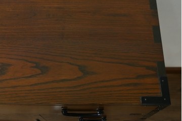 中古　美品　高級品　国産　職人手造り品　三方欅(ケヤキ)材　引き出し10杯の収納箪笥　(R-071510)