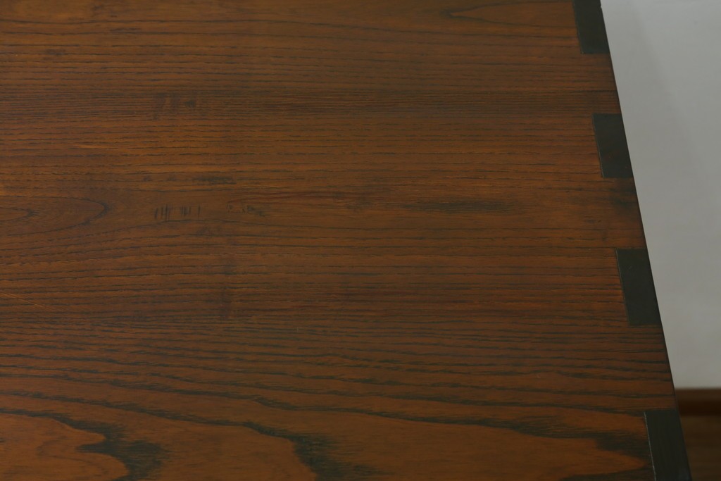 中古　美品　高級品　国産　職人手造り品　三方欅(ケヤキ)材　引き出し10杯の収納箪笥　(R-071510)