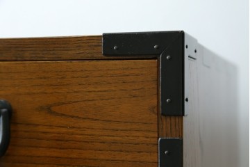 中古　美品　高級品　国産　職人手造り品　三方欅(ケヤキ)材　引き出し10杯の収納箪笥　(R-071510)