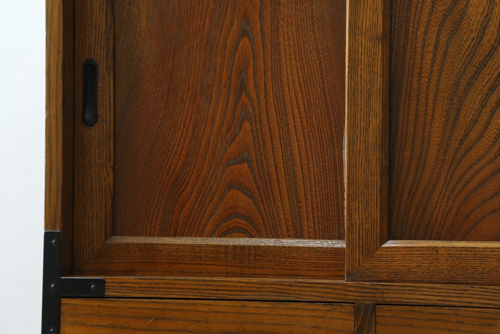 中古　美品　高級品　国産　職人手造り品　三方欅(ケヤキ)材　引き出し10杯の収納箪笥　(R-071510)