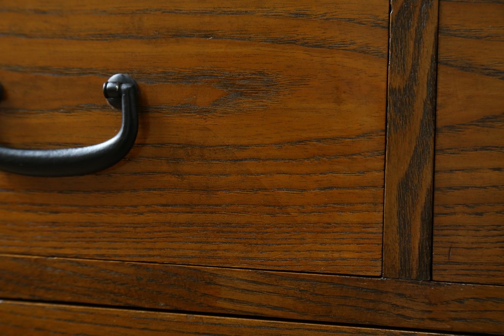 中古　美品　高級品　国産　職人手造り品　三方欅(ケヤキ)材　引き出し10杯の収納箪笥　(R-071510)