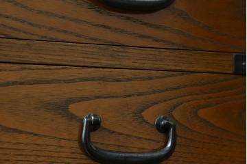 中古　美品　高級品　国産　職人手造り品　三方欅(ケヤキ)材　引き出し10杯の収納箪笥　(R-071510)