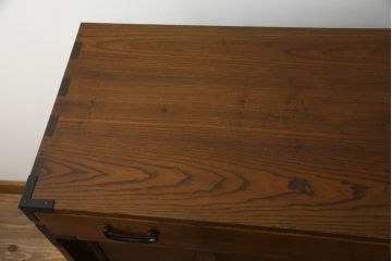 中古　美品　高級品　国産　職人手造り品　三方欅(ケヤキ)材　引き出し10杯の収納箪笥(チェスト、ドロワー、和タンス)(R-071510)