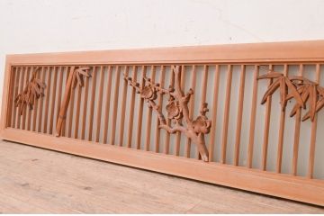 アンティーク建具　片面ガラス　和の雰囲気を高める梅と竹の彫刻欄間1枚(明り取り、明かり取り)(R-071530)