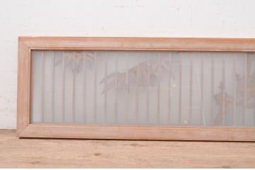 アンティーク建具　片面ガラス　和の雰囲気を高める梅と竹の彫刻欄間1枚(明り取り、明かり取り)(R-071530)