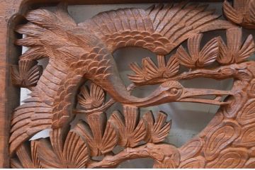 アンティーク建具　花梨(カリン)材　松と鶴の彫刻が風情を感じる両面彫刻欄間1枚(明り取り、明かり取り)(R-071534)