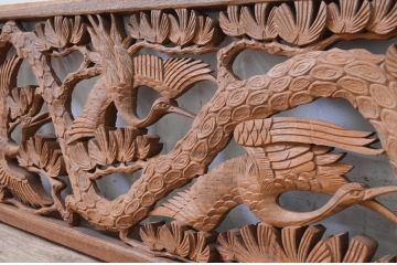 アンティーク建具　花梨(カリン)材　松と鶴の彫刻が風情を感じる両面彫刻欄間1枚(明り取り、明かり取り)(R-071534)