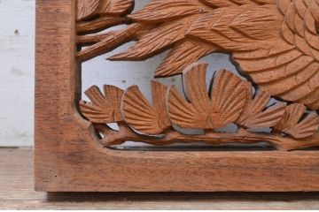 アンティーク建具　花梨(カリン)材　松と鶴の彫刻が風情を感じる両面彫刻欄間1枚(明り取り、明かり取り)(R-071534)