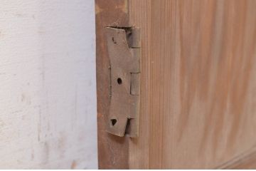 アンティーク建具　杉材　柾目の美しい幅狭扉1対2枚セット(ドア、木製扉、両開き戸)(R-071563)