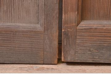 アンティーク建具　杉材　柾目の美しい幅狭扉1対2枚セット(ドア、木製扉、両開き戸)(R-071563)