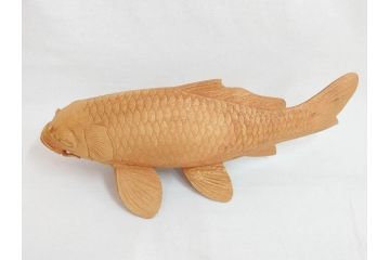 彫刻師二代目　川原啓秀(傳三)　金彩　細部まで凝った彫りが美しくリアルに表現された木彫り「鯉」(コイ、置き物、木製、共箱付き)(R-071573)