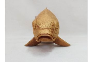 彫刻師二代目　川原啓秀(傳三)　金彩　細部まで凝った彫りが美しくリアルに表現された木彫り「鯉」(コイ、置き物、木製、共箱付き)(R-071573)