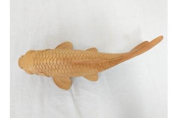 彫刻師二代目　川原啓秀(傳三)　金彩　細部まで凝った彫りが美しくリアルに表現された木彫り「鯉」(コイ、置き物、木製、共箱付き)(R-071573)