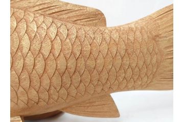 彫刻師二代目　川原啓秀(傳三)　金彩　細部まで凝った彫りが美しくリアルに表現された木彫り「鯉」(コイ、置き物、木製、共箱付き)(R-071573)