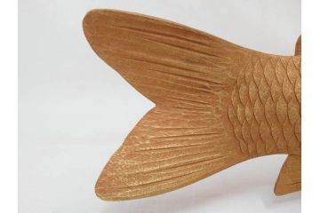 彫刻師二代目　川原啓秀(傳三)　金彩　細部まで凝った彫りが美しくリアルに表現された木彫り「鯉」(コイ、置き物、木製、共箱付き)(R-071573)
