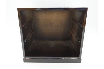 中古　伝統工芸　輪島塗り　凝ったデザインの引手金具と品のある花の絵柄が魅力の小引き出し(チェスト、小物収納、卓上収納)(定価約24万円)(R-071574)