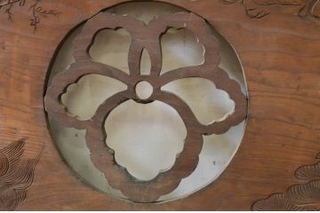 アンティーク建具　希少デザイン　彫刻と透かし彫りがアクセントの欄間1枚(明り取り、明かり取り)(R-071587)