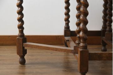 イギリスアンティーク　オーク材　脚のデザインが美しいツイストレッグのバタフライテーブル(エクステンションテーブル、ダイニングテーブル、2人掛け、4人掛け、食卓、英国)(R-071590)