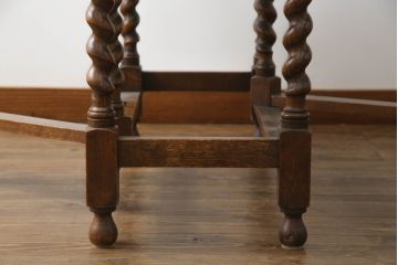 イギリスアンティーク　オーク材　脚のデザインが美しいツイストレッグのバタフライテーブル(エクステンションテーブル、ダイニングテーブル、2人掛け、4人掛け、食卓、英国)(R-071590)