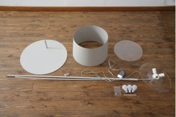 中古　美品!!　 FOSCARINI(フォスカリー二)　TWIGGY/F-GY　デザイン性と実用性を兼ね備えたお洒落なフロアライト(フロアランプ、スタンドライト、照明)(定価約30万円)(R-071597)