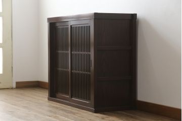 中古　美品　上質な和の空間を演出する水屋箪笥サイドボード(サイドキャビネット、収納棚、戸棚、下駄箱)(R-071602)