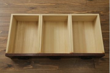 中古　美品　上質な和の空間を演出する水屋箪笥サイドボード(サイドキャビネット、収納棚、戸棚、食器棚、茶箪笥)(R-071603)