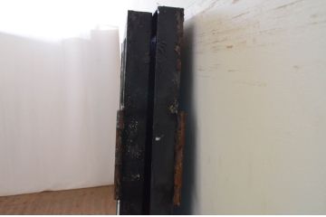 アンティーク建具　レトロ　ダイヤ型の金具が魅力的な古い石蔵の片開き鉄扉1枚(ドア、玄関ドア、蔵戸)(R-071613)