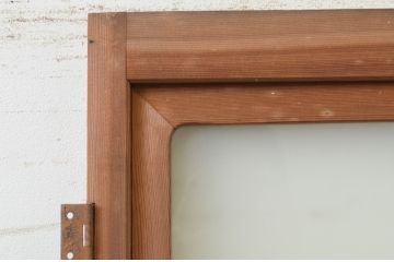 アンティーク建具　杉材　どこか懐かしい雰囲気を感じるガラス入り扉1枚(木製扉、ドア)(R-071617)