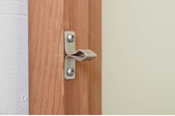 アンティーク建具　杉材　どこか懐かしい雰囲気を感じるガラス入り扉1枚(木製扉、ドア)(R-071617)