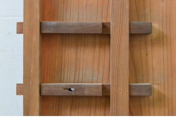 アンティーク建具　杉材　どこか懐かしい雰囲気を感じるガラス入り扉1枚(木製扉、ドア)(R-071617)