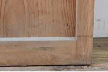 アンティーク建具　杉材　どこか懐かしい雰囲気を感じるガラス入り扉1枚(木製扉、ドア)(R-071617)